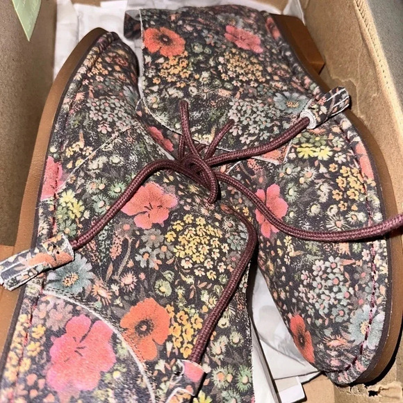 🆕 Women’s Floral Hush Puppy Booties size 10 - Picture 6 of 7